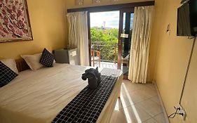 Sari Buana Bed&Breakfast